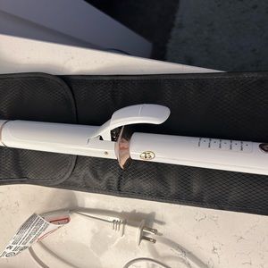 T3 1.25” curling iron with case